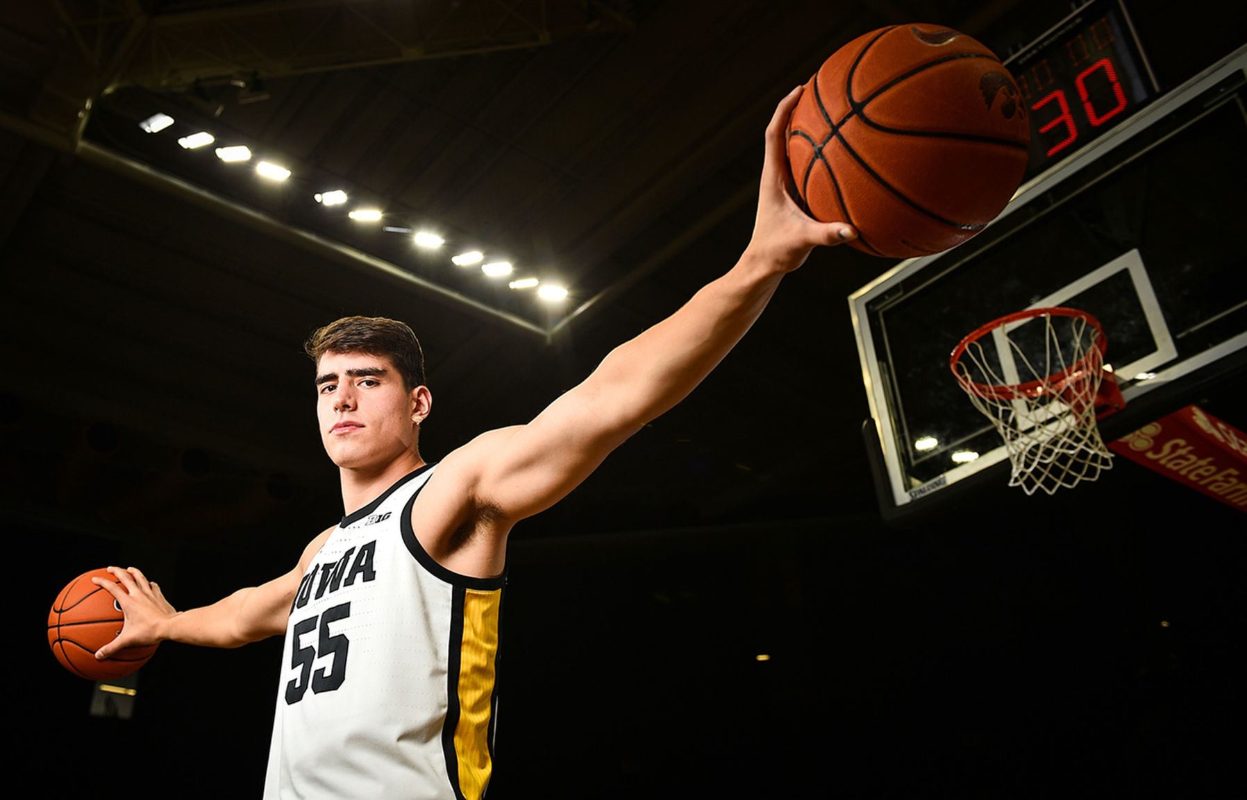 POIL_3092308730_iowa-hoops-media-023a.jpg
